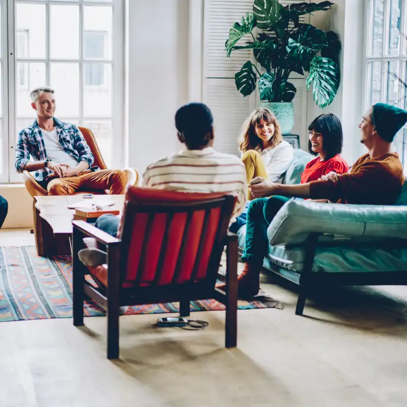 اجتماع الشباب في المكتب