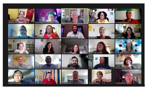 فريق خدمات الاسترداد في الاجتماع