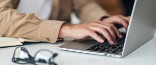 الكتابة اليدوية على لوحة المفاتيح